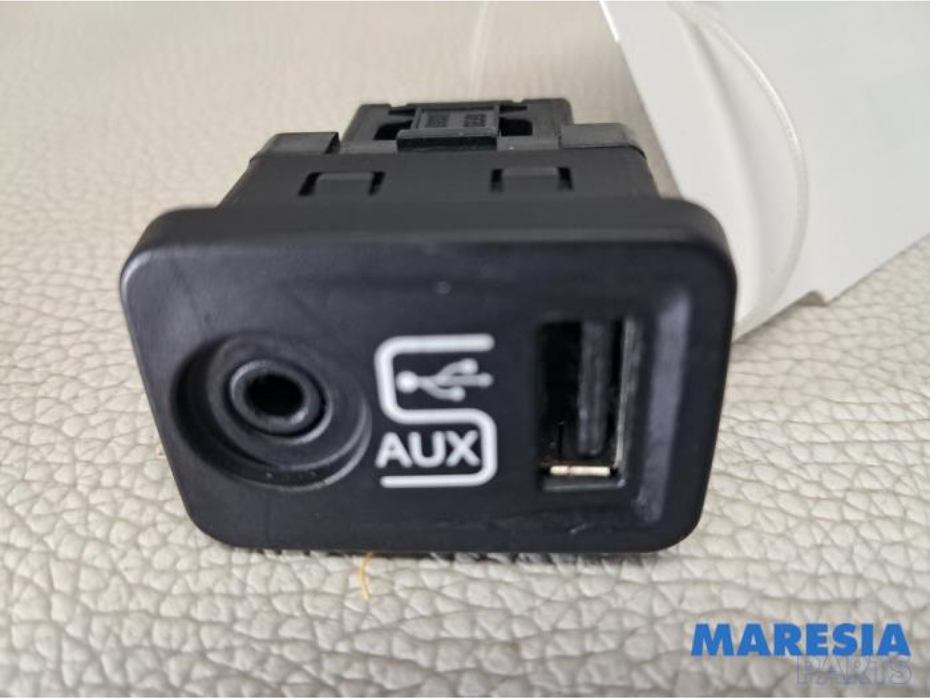 Alfa Romeo - Giulietta - AUX/USB aansluiting