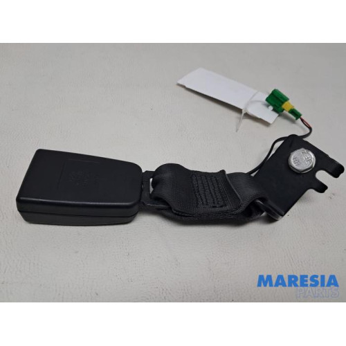 Alfa Romeo - Giulietta - Rear seatbelt buckle, centre