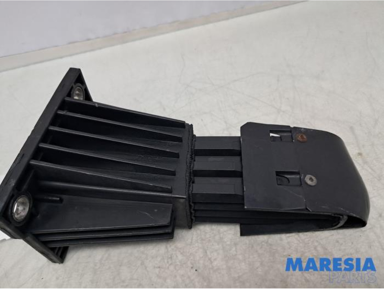 Alfa Romeo - Giulietta - Bumpersteun rechts-voor