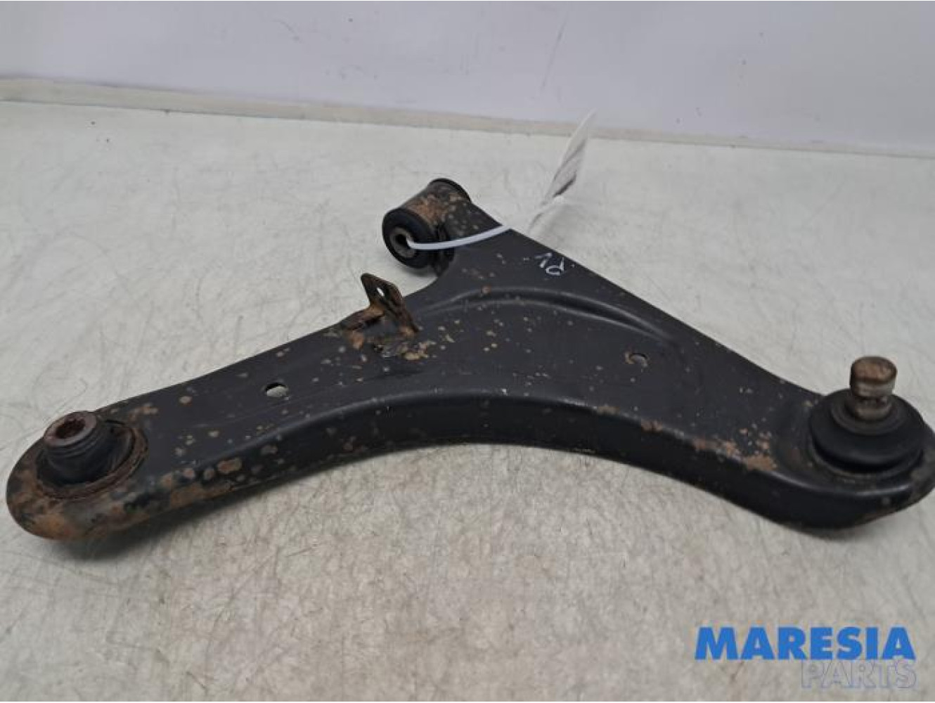 Citroen - C-Zero - Draagarm onder rechts-voor