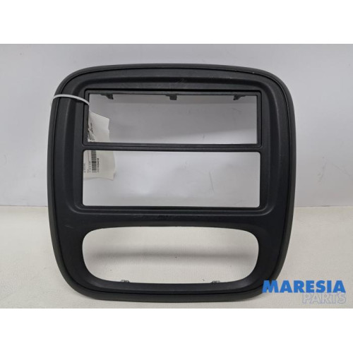 Renault - Trafic - Radioblende