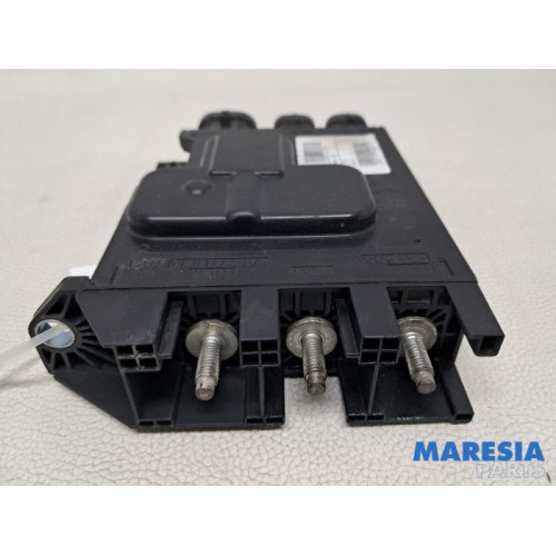 Renault - Trafic - Spanningsregelaar