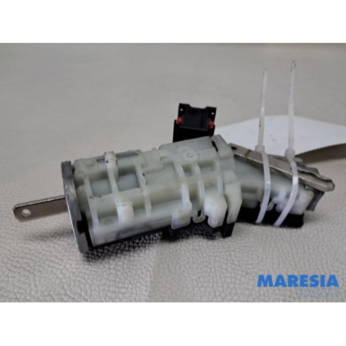 Renault - Trafic - Kontaktslot+Sleutel