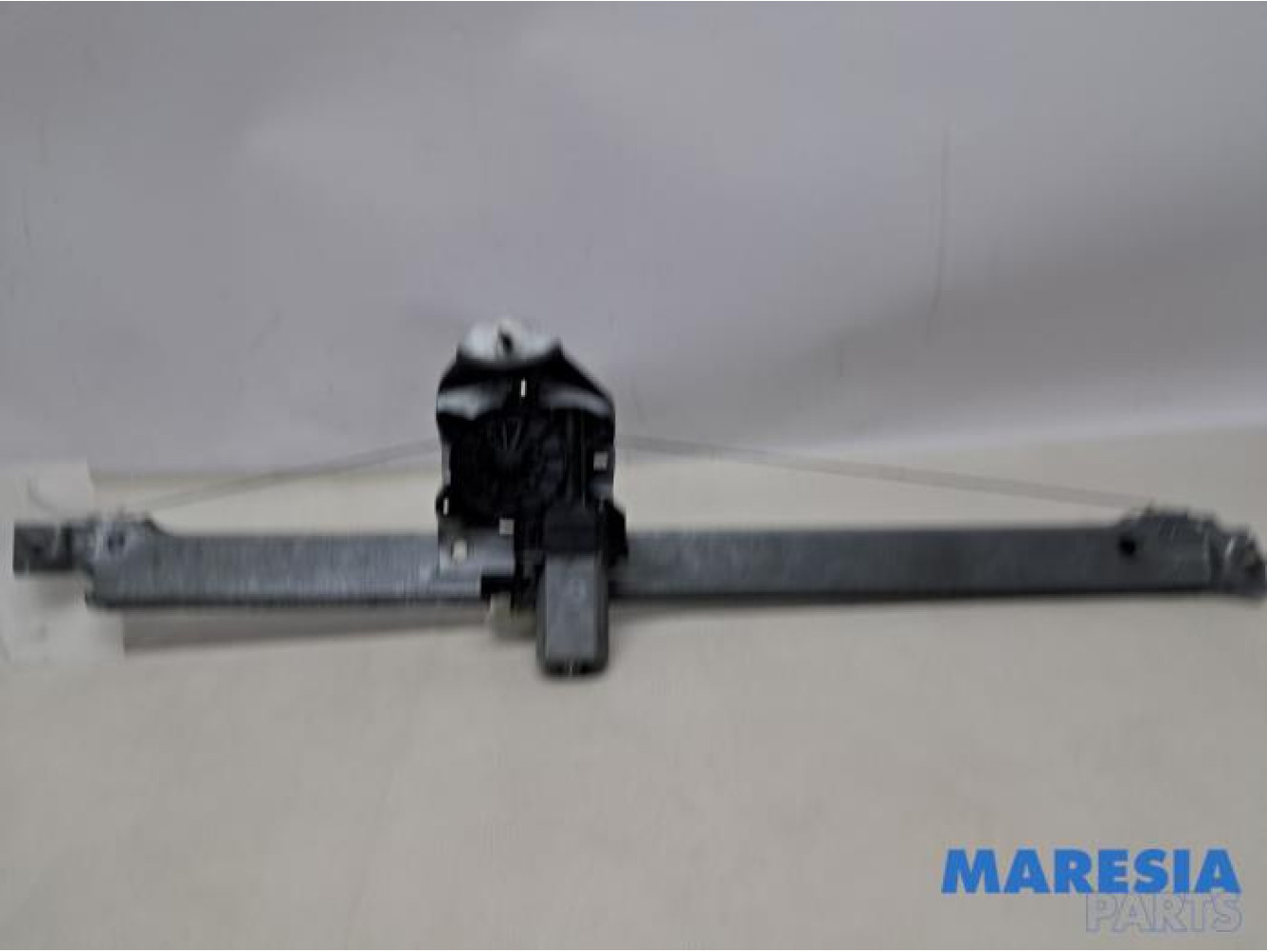 Renault - Trafic - Fenstermechanik 2-türig rechts vorne