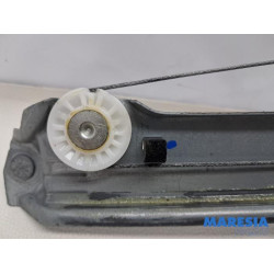 Renault - Trafic - Fenstermechanik 2-türig rechts vorne