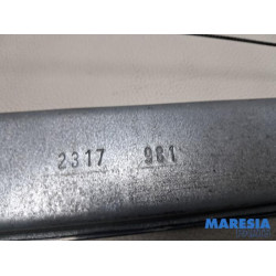 Renault - Trafic - Fenstermechanik 2-türig rechts vorne