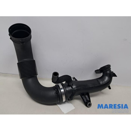 Renault - Trafic - Aanzuigslang Lucht