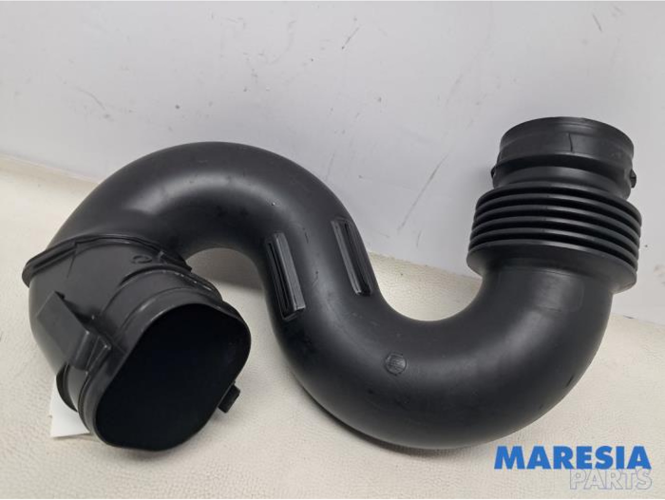 Renault - Trafic - Ansaugschlauch Luft