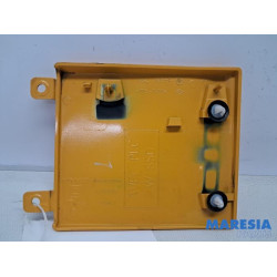 Renault - Trafic - B-stijl sierlijst exterieur