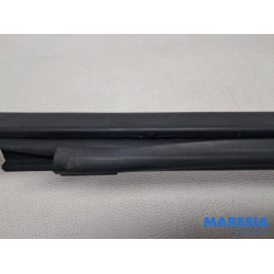 Renault - Trafic - Voorruitlijst