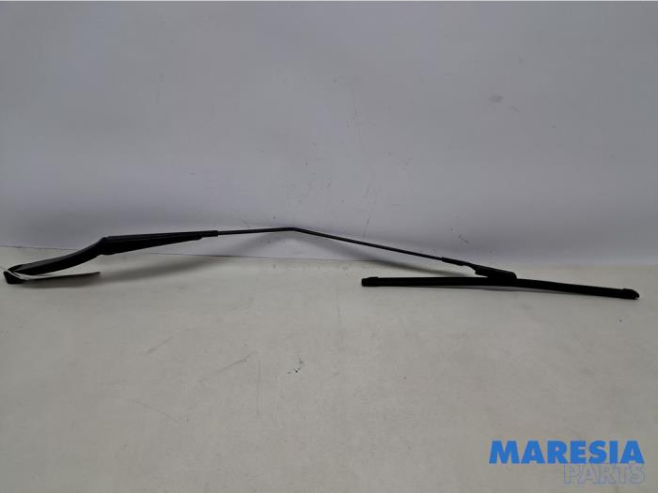 Renault - Trafic - Scheibenwischerarm vorne