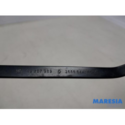 Renault - Trafic - Scheibenwischerarm vorne