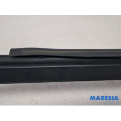 Renault - Trafic - Voorruitlijst