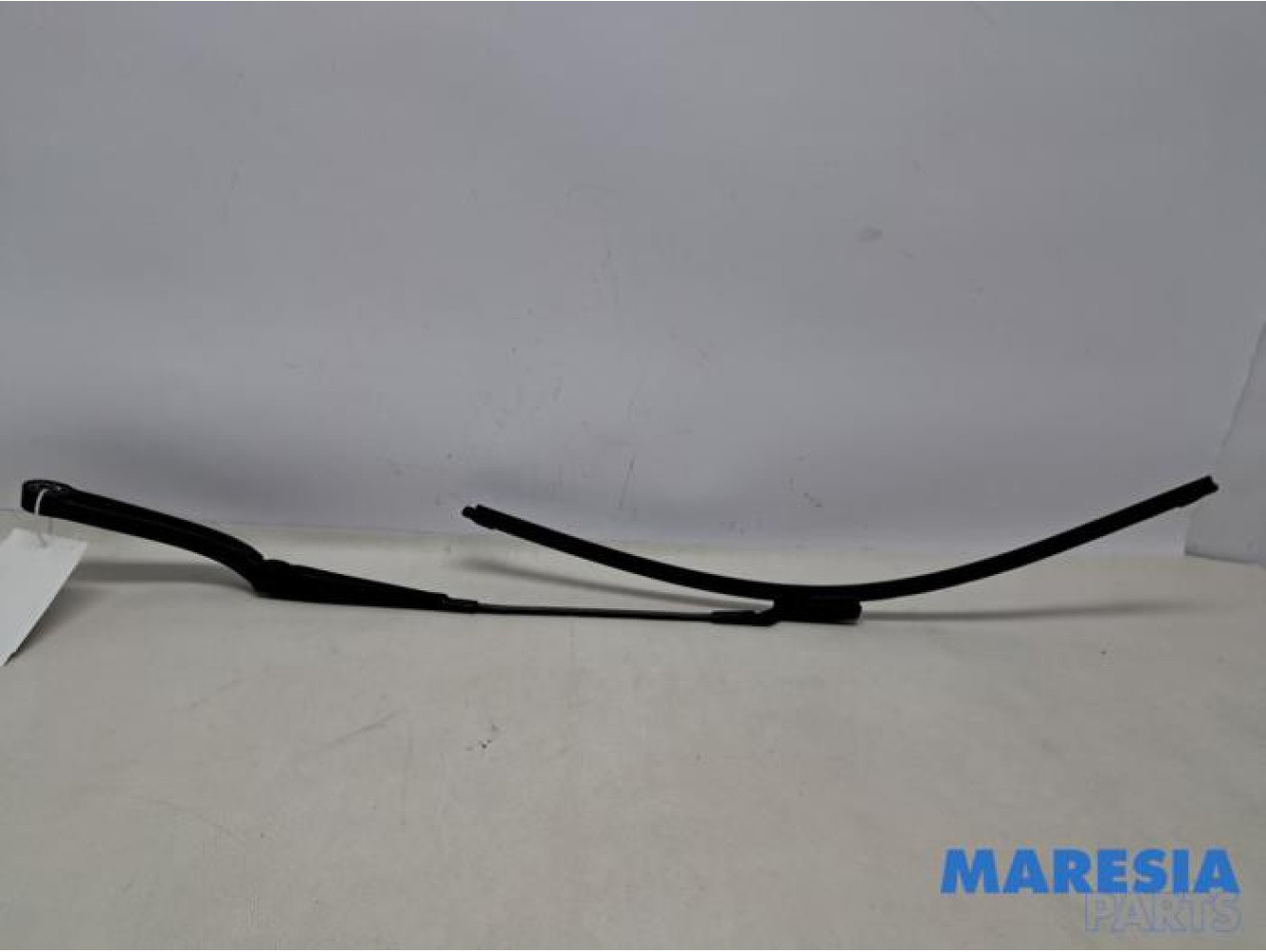 Renault - Trafic - Scheibenwischerarm vorne