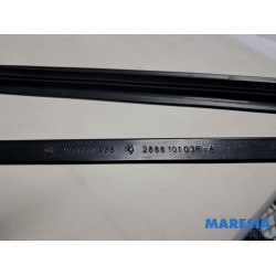 Renault - Trafic - Scheibenwischerarm vorne