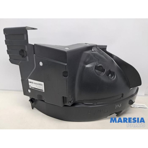 Renault - Trafic - Passage de roue