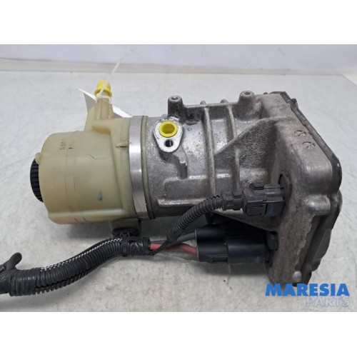 Renault - Trafic - Power steering pump