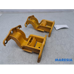 Renault - Trafic - Charnière porte arrière droite