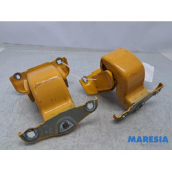 Renault - Trafic - Charnière porte arrière droite