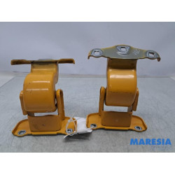 Renault - Trafic - Scharnier Tür links hinten