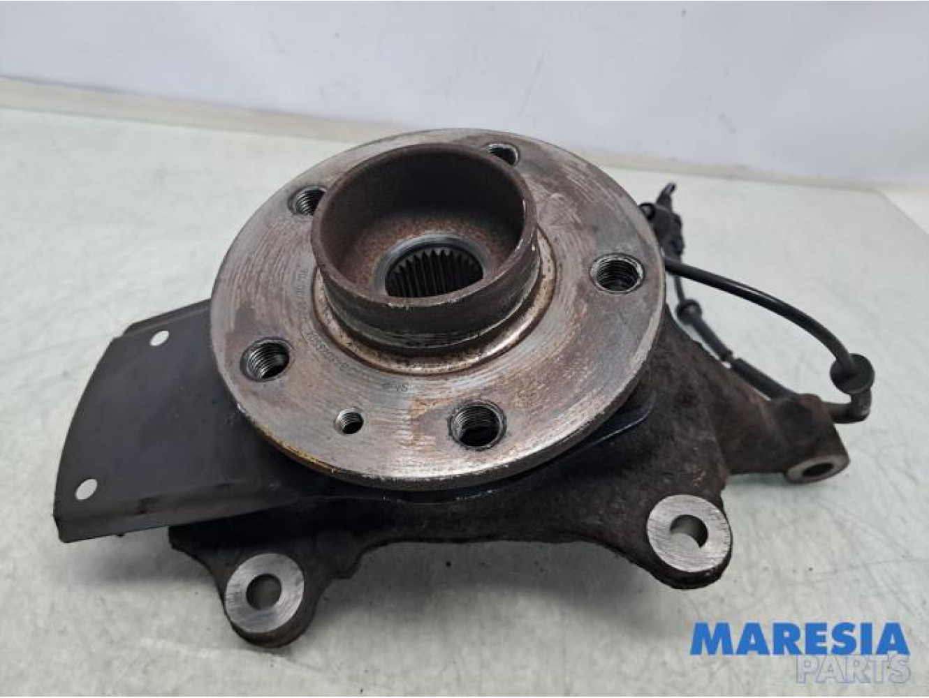 Renault - Trafic - Fusee rechts-voor