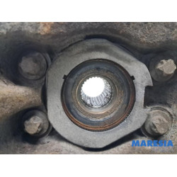 Renault - Trafic - Fusee rechts-voor