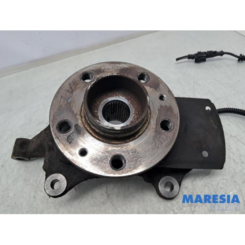 Renault - Trafic - Fusee links-voor