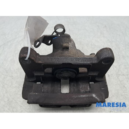 Renault - Trafic - Remklauw (Tang) links-achter