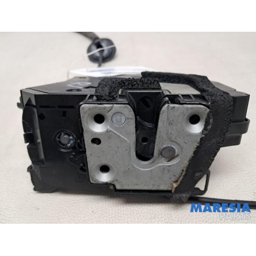 Renault - Captur - Front door lock mechanism 4-door, right