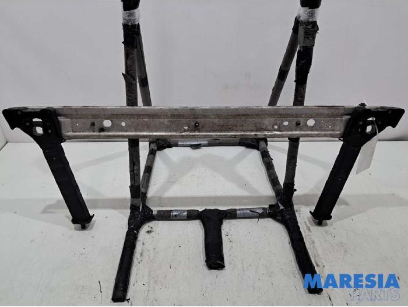 Renault - Scenic - Barre radiateur