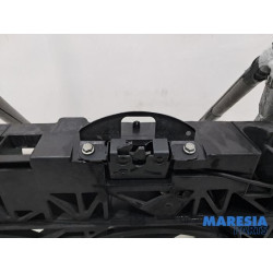 Renault - Scenic - Vorderwand