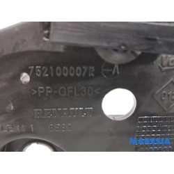 Renault - Scenic - Vorderwand