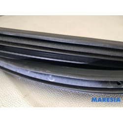 Renault - Captur - Rear door seal 4-door, left