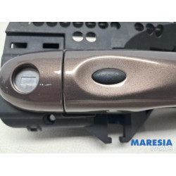 Renault - Captur - Türgriff 4-türig links vorne