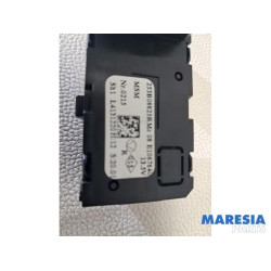 Renault - Captur - Regeleinheit Multi Media