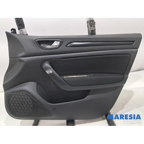 Renault - Megane - Revêtement portière 4portes avant droite