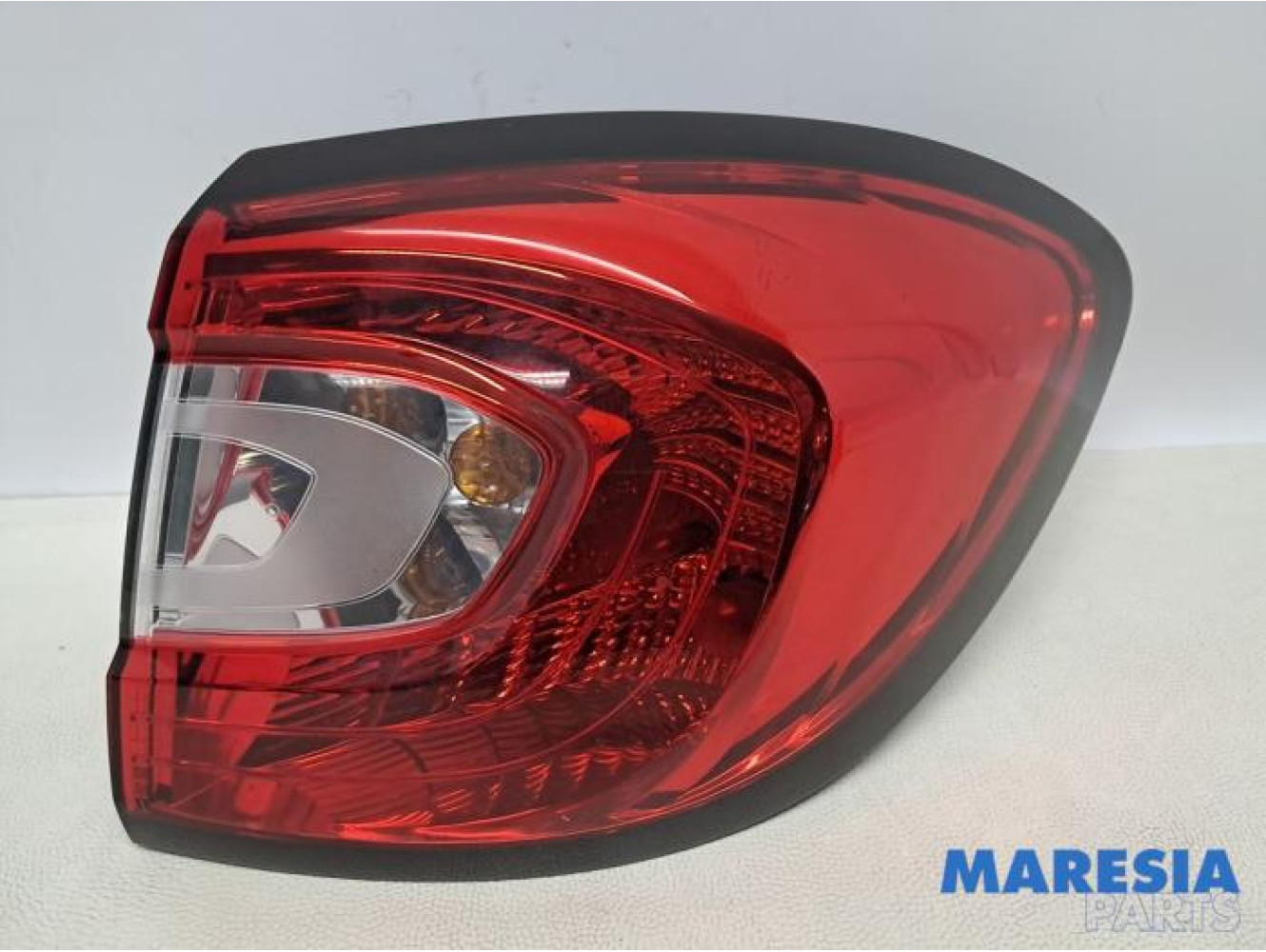 Renault - Captur - Feu arrière droit