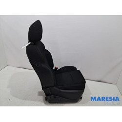 Renault - Megane - Seat, right