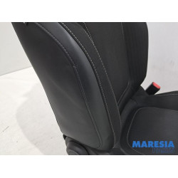 Renault - Megane - Seat, right
