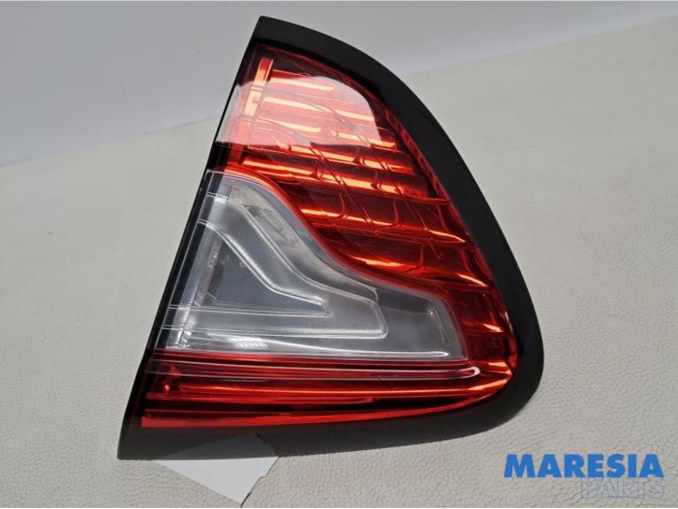 Renault - Captur - Feu arrière droit