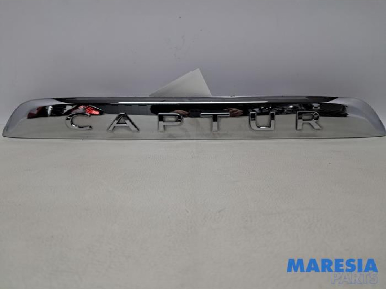 Renault - Captur - Decorative strip tailgate