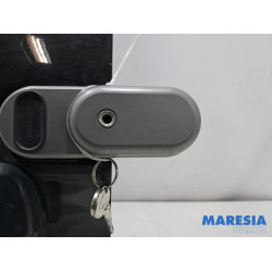 Renault - Trafic - Minibus/van rear door