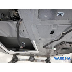 Renault - Trafic - Portier 2Deurs links