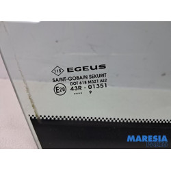 Renault - Trafic - Driehoeks Ruit rechts-voor