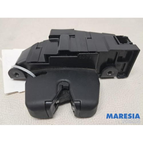 Peugeot - 3008 - Tailgate lock mechanism