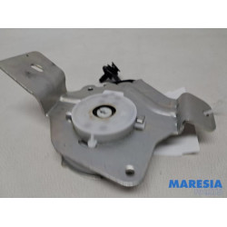 Peugeot - 3008 - Tailgate hinge