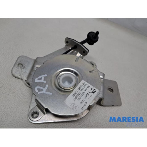 Peugeot - 3008 - Tailgate hinge