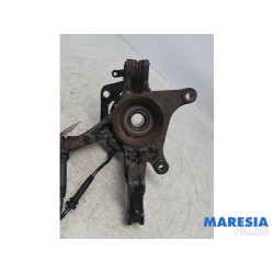 Renault - Captur - Knuckle, front right