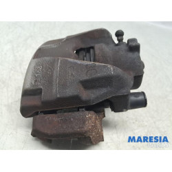 Renault - Captur - Remklauw (Tang) rechts-voor