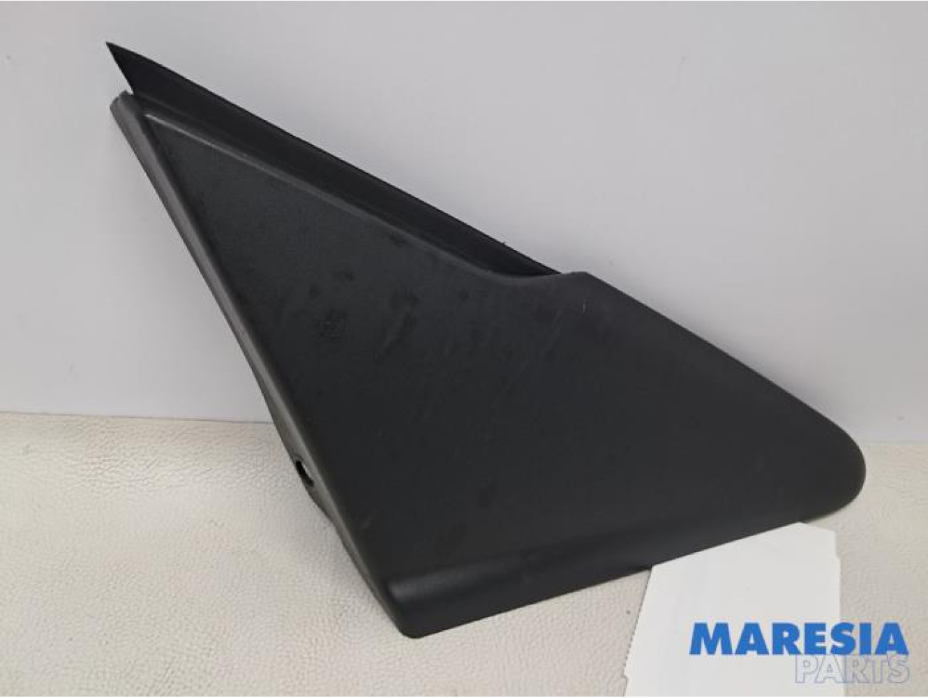 Renault - Captur - Protection montant A droit